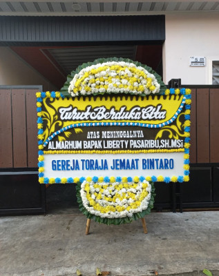 Papan Bunga Duka di Bentian Besar